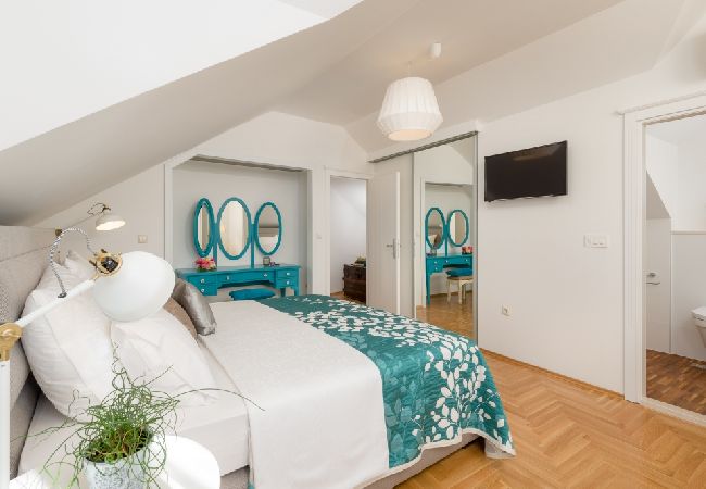 Casa a Murvica - Casa di vacanza in Murvica con vista mare, terrazzo, Climatizzazione, WIFI (3756-1) Casa a Murvica - Casa di vacanza in Murvica con vista mare, terrazzo, Climatizzazione, WIFI (3756-1)