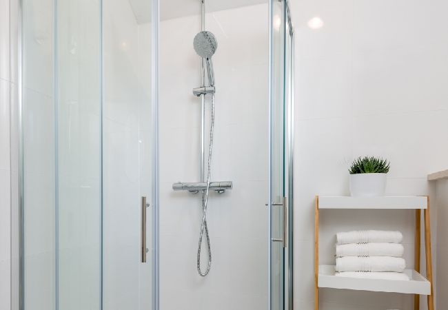 Casa a Murvica - Casa di vacanza in Murvica con vista mare, terrazzo, Climatizzazione, WIFI (3756-1) Casa a Murvica - Casa di vacanza in Murvica con vista mare, terrazzo, Climatizzazione, WIFI (3756-1)