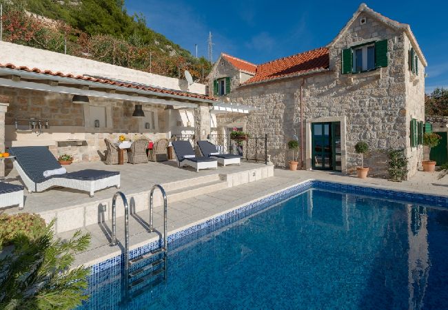 Casa a Murvica - Casa di vacanza in Murvica con vista mare, terrazzo, Climatizzazione, WIFI (3756-1) Casa a Murvica - Casa di vacanza in Murvica con vista mare, terrazzo, Climatizzazione, WIFI (3756-1)