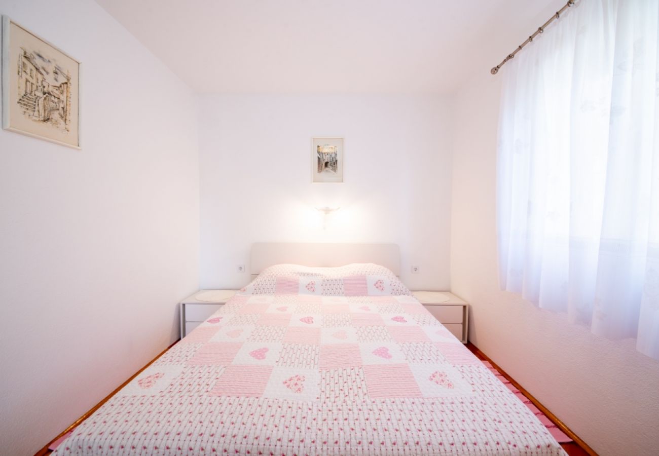 Appartamento a Bol - Appartamento in Vallo della Brazza (Bol) con vista mare, terrazzo, Climatizzazione, WIFI (3757-2)