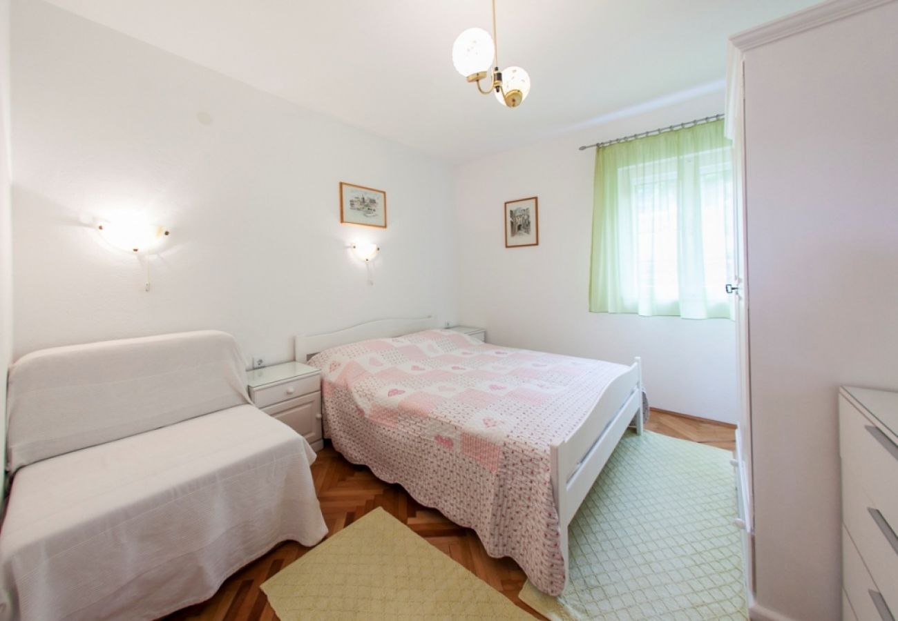 Appartamento a Bol - Appartamento in Vallo della Brazza (Bol) con vista mare, terrazzo, Climatizzazione, WIFI (3757-3)