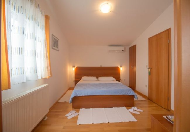 Affitto per camere a Novalja - Camera in Novaglia (Novalja) con Climatizzazione, WIFI (3764-13) Affitto per camere a Novalja - Camera in Novaglia (Novalja) con Climatizzazione, WIFI (3764-13)