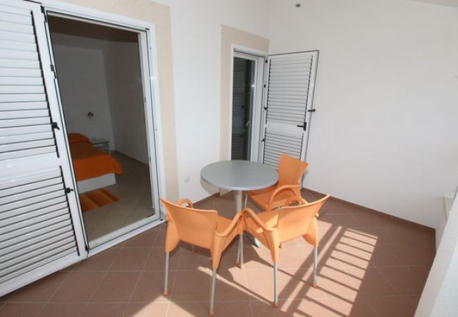 Appartamento a Stanici - Appartamento in Stanići con vista mare, terrazzo, Climatizzazione, WIFI (3782-5) Appartamento a Stanici - Appartamento in Stanići con vista mare, terrazzo, Climatizzazione, WIFI (3782-5)