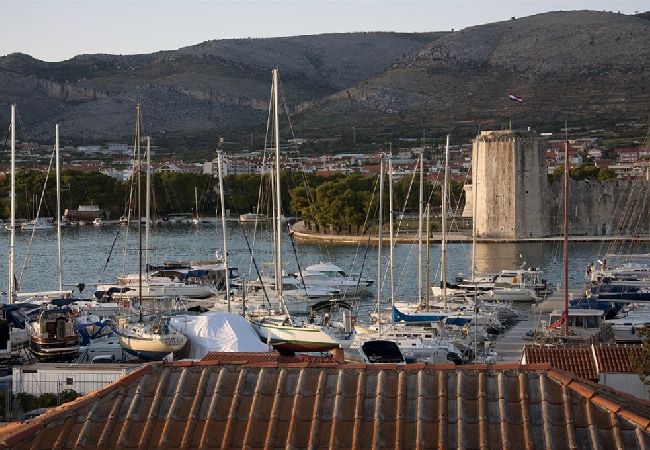 Appartamento a Trogir - Appartamento in Traù (Trogir) con vista mare, terrazzo, Climatizzazione, WIFI (3788-2) Appartamento a Trogir - Appartamento in Traù (Trogir) con vista mare, terrazzo, Climatizzazione, WIFI (3788-2)