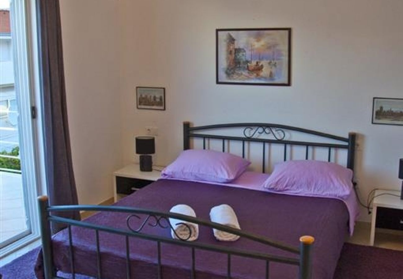 Appartamento a Trogir - Appartamento in Traù (Trogir) con vista mare, terrazzo, Climatizzazione, WIFI (3788-2)