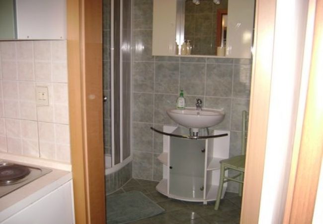 Appartamento a Podgora - Appartamento in Podgora con vista mare, terrazzo, Climatizzazione, WIFI (3812-2) Appartamento a Podgora - Appartamento in Podgora con vista mare, terrazzo, Climatizzazione, WIFI (3812-2)