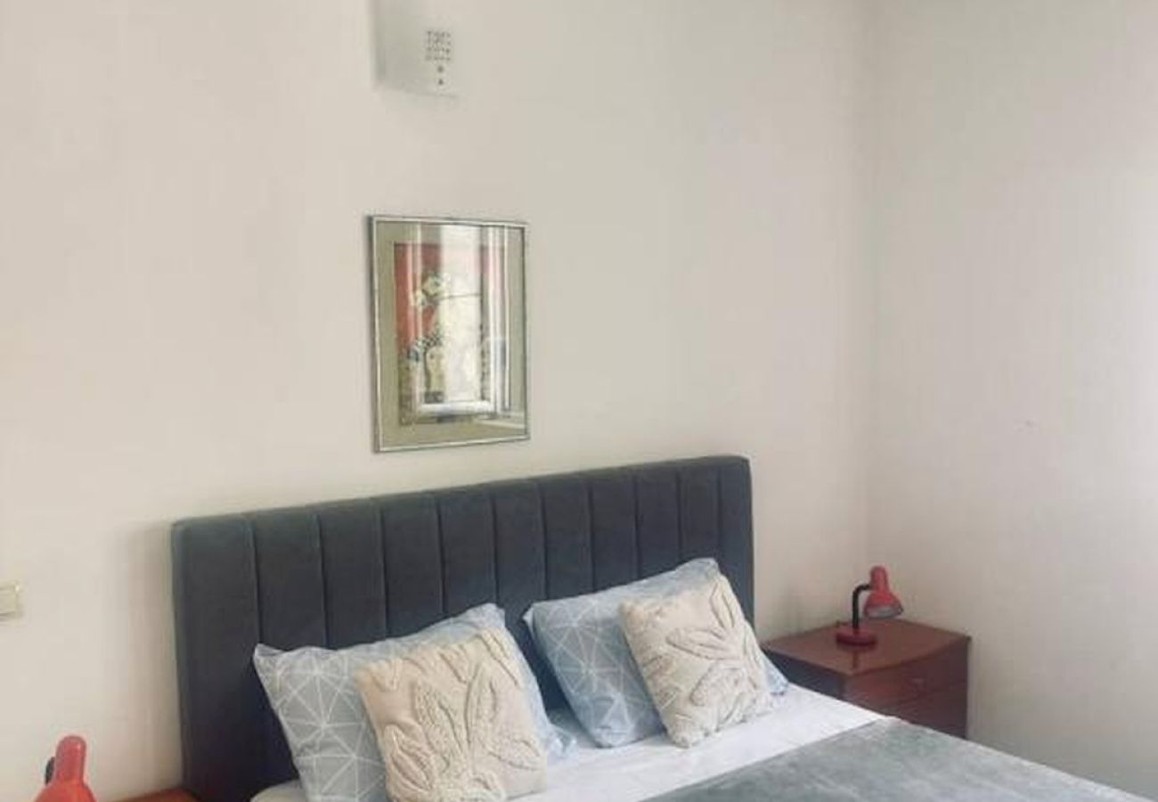 Appartamento a Podgora - Appartamento in Podgora con vista mare, terrazzo, Climatizzazione, WIFI (3812-3)