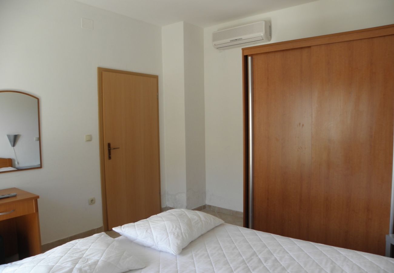 Appartamento a Podgora - Appartamento in Podgora con vista mare, terrazzo, Climatizzazione, WIFI (3812-4)