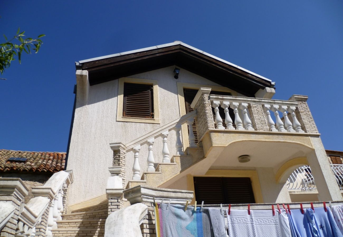 Appartamento a Zlarin - Appartamento in Zlarin con balcone, WIFI, Lavatrice (3813-1)