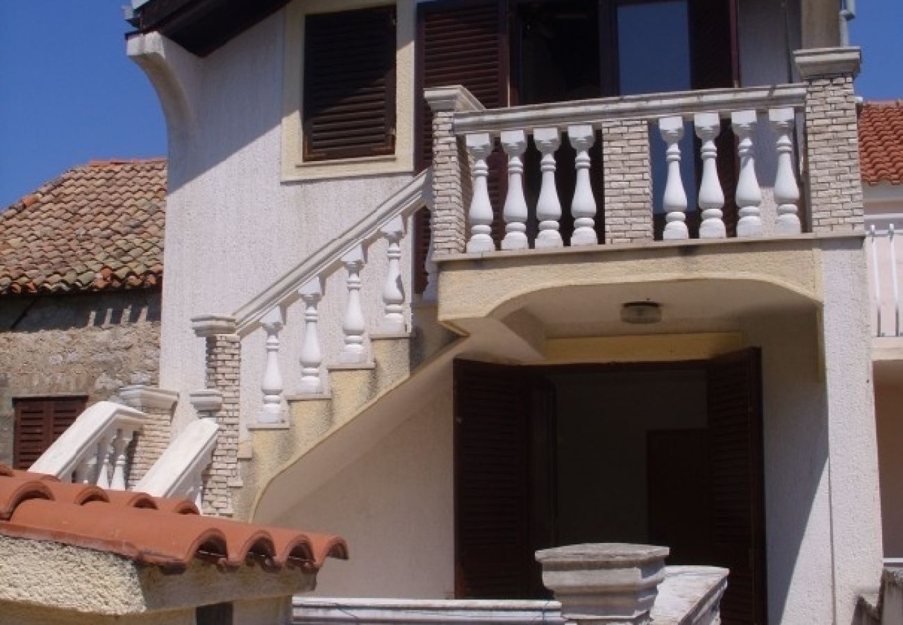 Appartamento a Zlarin - Appartamento in Zlarin con balcone, WIFI, Lavatrice (3813-1)