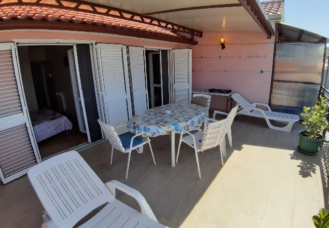 Appartamento a Šibenik-Brodarica - Appartamento in Brodarica con vista mare, terrazzo, Climatizzazione, WIFI (3814-1) Appartamento a Šibenik-Brodarica - Appartamento in Brodarica con vista mare, terrazzo, Climatizzazione, WIFI (3814-1)