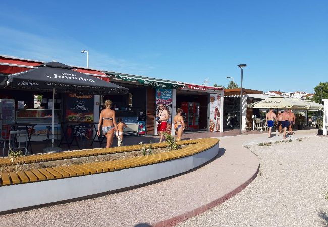 Appartamento a Šibenik-Brodarica - Appartamento in Brodarica con vista mare, terrazzo, Climatizzazione, WIFI (3814-1) Appartamento a Šibenik-Brodarica - Appartamento in Brodarica con vista mare, terrazzo, Climatizzazione, WIFI (3814-1)