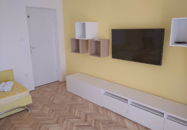 Appartamento a Bol - Appartamento in Vallo della Brazza (Bol) con vista mare, balcone, Climatizzazione, WIFI (3835-2) Appartamento a Bol - Appartamento in Vallo della Brazza (Bol) con vista mare, balcone, Climatizzazione, WIFI (3835-2)