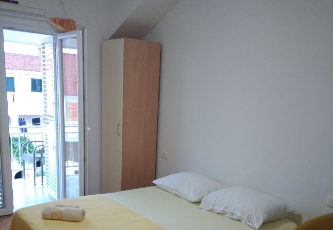 Appartamento a Bol - Appartamento in Vallo della Brazza (Bol) con vista mare, balcone, Climatizzazione, WIFI (3835-2) Appartamento a Bol - Appartamento in Vallo della Brazza (Bol) con vista mare, balcone, Climatizzazione, WIFI (3835-2)