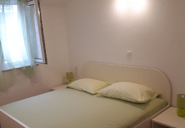 Appartamento a Bol - Appartamento in Vallo della Brazza (Bol) con vista mare, balcone, Climatizzazione, WIFI (3835-2) Appartamento a Bol - Appartamento in Vallo della Brazza (Bol) con vista mare, balcone, Climatizzazione, WIFI (3835-2)