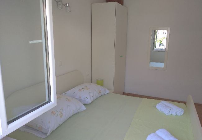 Appartamento a Bol - Appartamento in Vallo della Brazza (Bol) con vista mare, balcone, Climatizzazione, WIFI (3835-2) Appartamento a Bol - Appartamento in Vallo della Brazza (Bol) con vista mare, balcone, Climatizzazione, WIFI (3835-2)