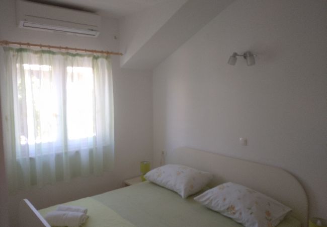 Appartamento a Bol - Appartamento in Vallo della Brazza (Bol) con vista mare, balcone, Climatizzazione, WIFI (3835-2) Appartamento a Bol - Appartamento in Vallo della Brazza (Bol) con vista mare, balcone, Climatizzazione, WIFI (3835-2)