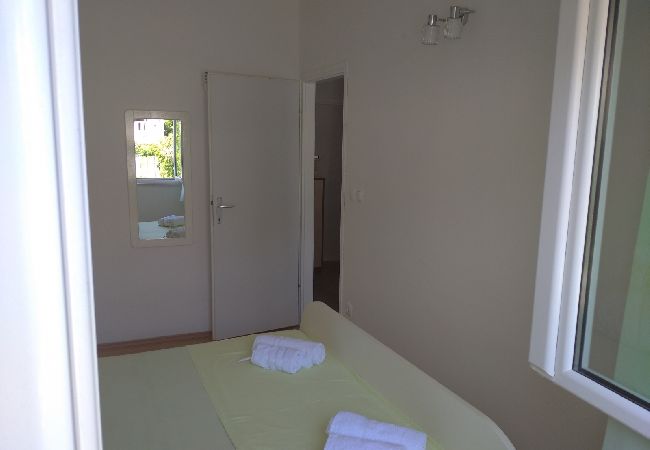 Appartamento a Bol - Appartamento in Vallo della Brazza (Bol) con vista mare, balcone, Climatizzazione, WIFI (3835-2) Appartamento a Bol - Appartamento in Vallo della Brazza (Bol) con vista mare, balcone, Climatizzazione, WIFI (3835-2)