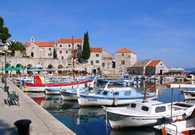 Appartamento a Bol - Appartamento in Vallo della Brazza (Bol) con vista mare, balcone, Climatizzazione, WIFI (3835-2) Appartamento a Bol - Appartamento in Vallo della Brazza (Bol) con vista mare, balcone, Climatizzazione, WIFI (3835-2)