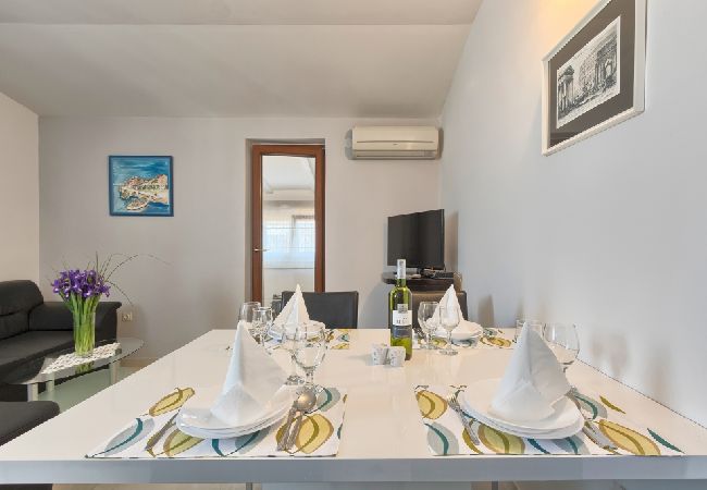 Appartamento a Štinjan - Appartamento in Stignano (Stinjan) con vista mare, terrazzo, Climatizzazione, WIFI (3326-2) Appartamento a Štinjan - Appartamento in Stignano (Stinjan) con vista mare, terrazzo, Climatizzazione, WIFI (3326-2)