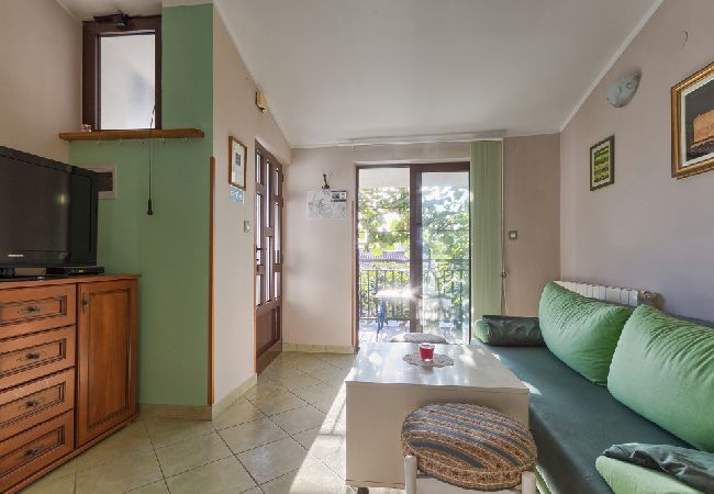 Appartamento a Štinjan - Appartamento in Stignano (Stinjan) con vista mare, balcone, Climatizzazione, WIFI (3326-3) Appartamento a Štinjan - Appartamento in Stignano (Stinjan) con vista mare, balcone, Climatizzazione, WIFI (3326-3)