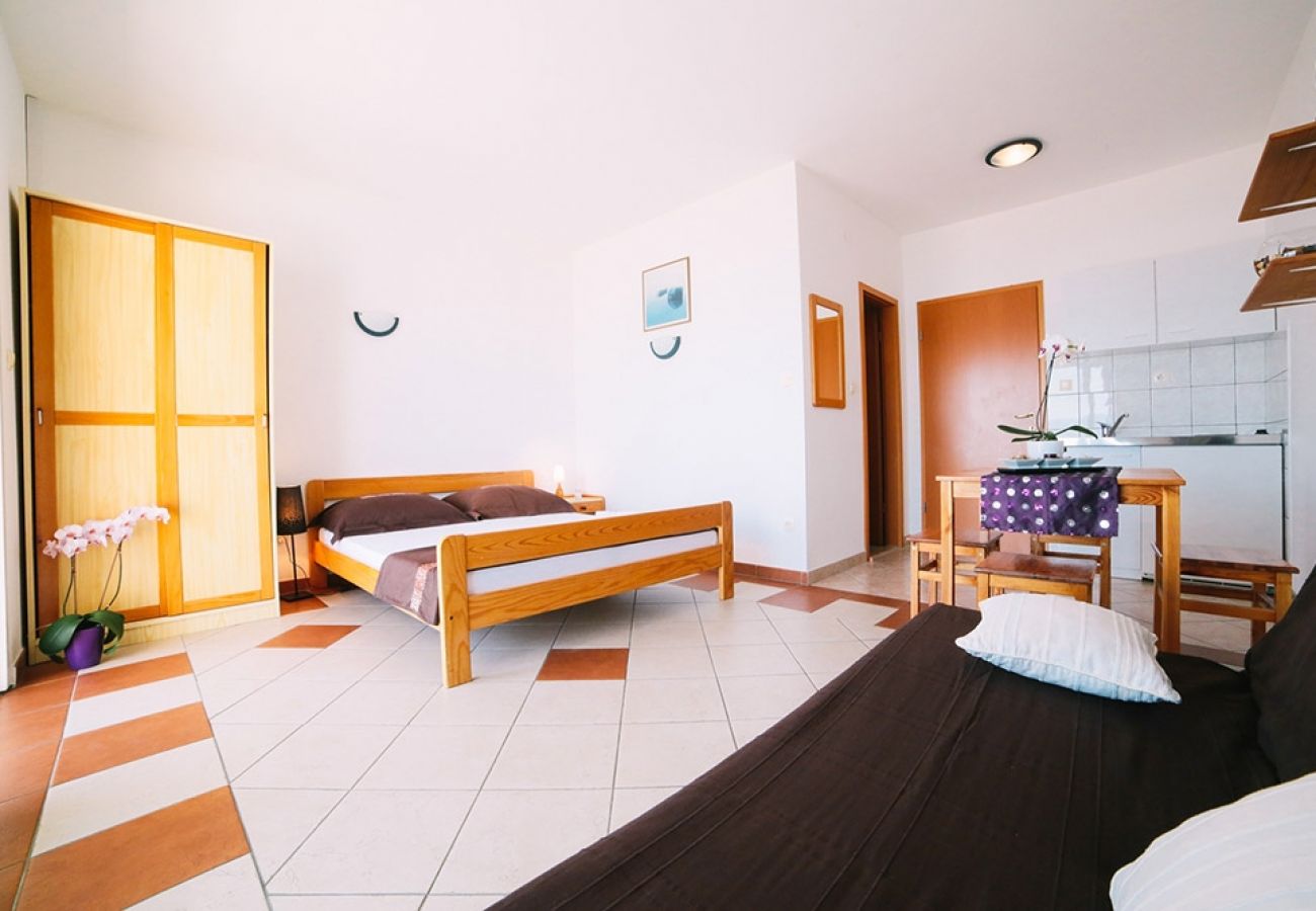 Studio a Duce - Appartamento Studio in Duće con vista mare, terrazzo, Climatizzazione, WIFI (4167-2)