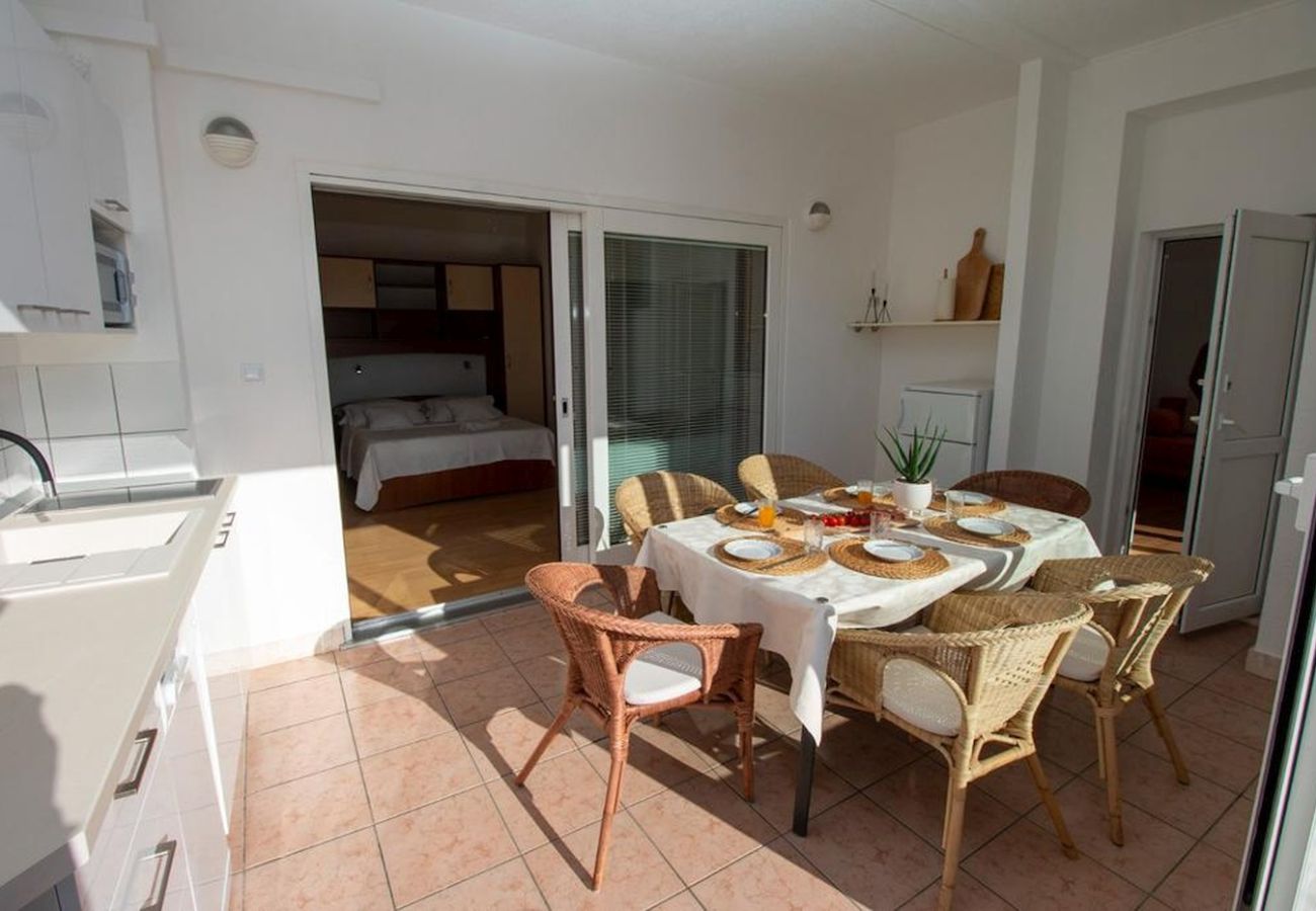 Appartamento a Duce - Appartamento in Duće con vista mare, balcone, Climatizzazione, WIFI (4172-1)