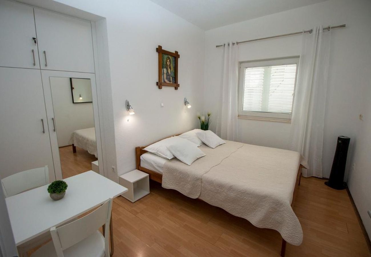 Appartamento a Duce - Appartamento in Duće con vista mare, balcone, Climatizzazione, WIFI (4172-1)