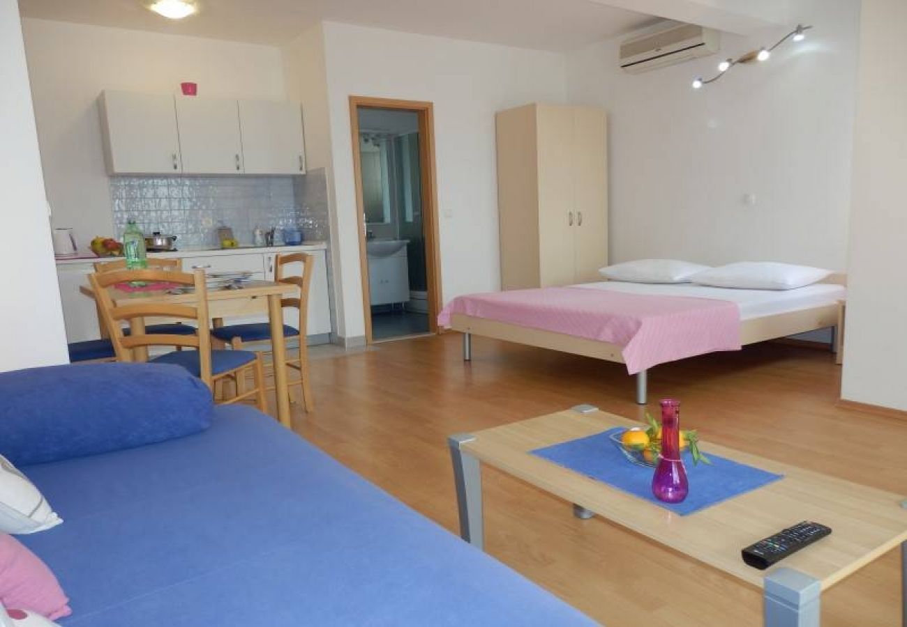 Studio a Duce - Appartamento Studio in Duće con vista mare, balcone, Climatizzazione, WIFI (4173-11)