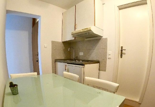 Appartamento a Duce - Appartamento in Duće con vista mare, balcone, Climatizzazione, WIFI (4174-7) Appartamento a Duce - Appartamento in Duće con vista mare, balcone, Climatizzazione, WIFI (4174-7)