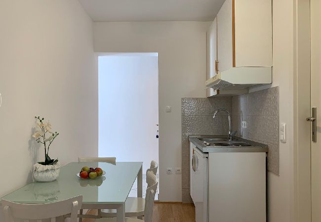 Appartamento a Duce - Appartamento in Duće con vista mare, balcone, Climatizzazione, WIFI (4174-7) Appartamento a Duce - Appartamento in Duće con vista mare, balcone, Climatizzazione, WIFI (4174-7)