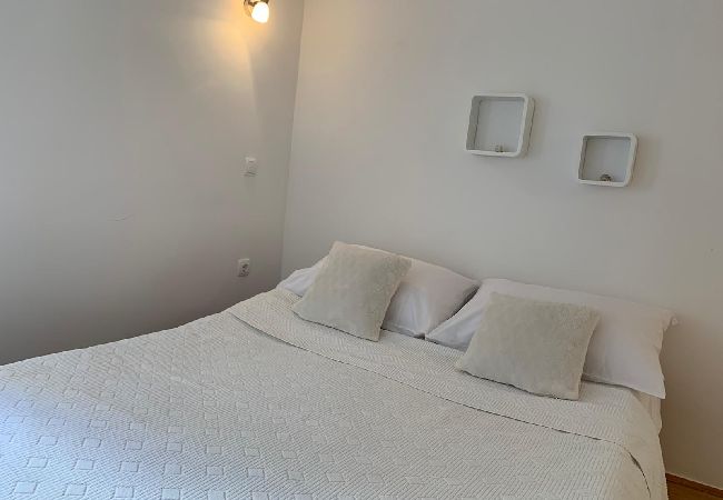 Appartamento a Duce - Appartamento in Duće con vista mare, balcone, Climatizzazione, WIFI (4174-7) Appartamento a Duce - Appartamento in Duće con vista mare, balcone, Climatizzazione, WIFI (4174-7)
