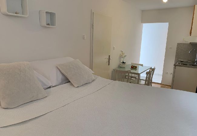 Appartamento a Duce - Appartamento in Duće con vista mare, balcone, Climatizzazione, WIFI (4174-7) Appartamento a Duce - Appartamento in Duće con vista mare, balcone, Climatizzazione, WIFI (4174-7)
