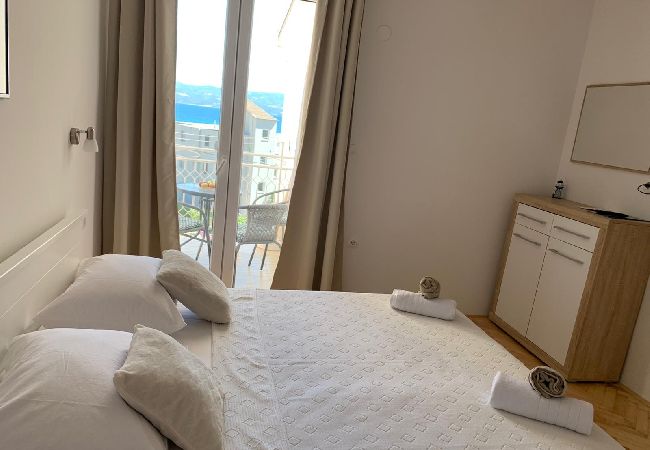 Appartamento a Duce - Appartamento in Duće con vista mare, balcone, Climatizzazione, WIFI (4174-7) Appartamento a Duce - Appartamento in Duće con vista mare, balcone, Climatizzazione, WIFI (4174-7)