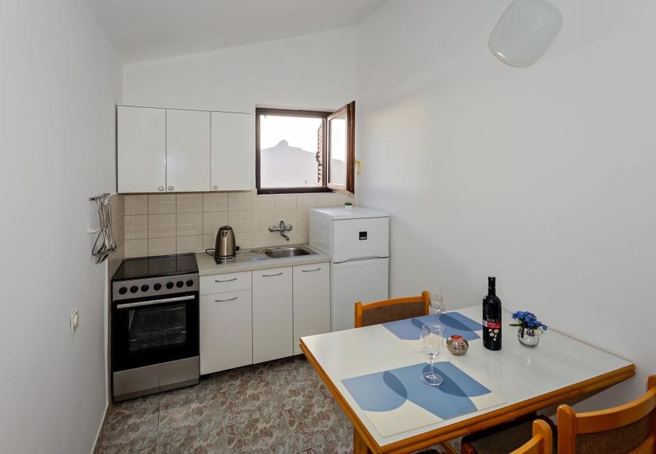 Appartamento a Rogoznica - Appartamento in Rogoznica con terrazzo, Climatizzazione, WIFI (3338-3)