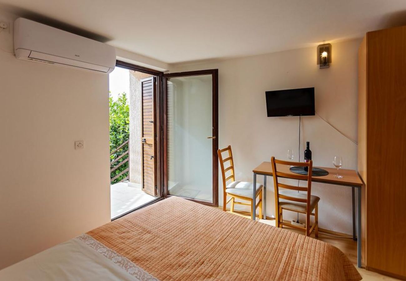 Affitto per camere a Rogoznica - Camera in Rogoznica con WIFI (3338-5)