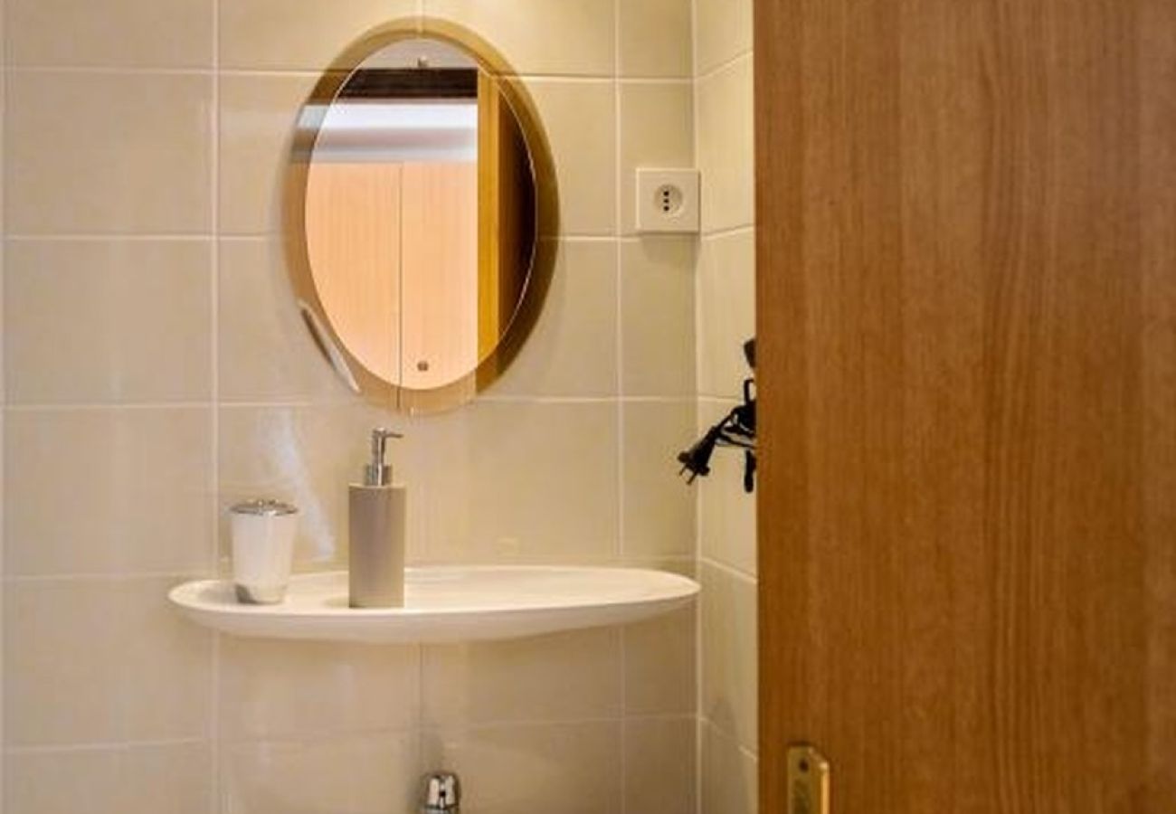 Affitto per camere a Rogoznica - Camera in Rogoznica con WIFI (3338-5)