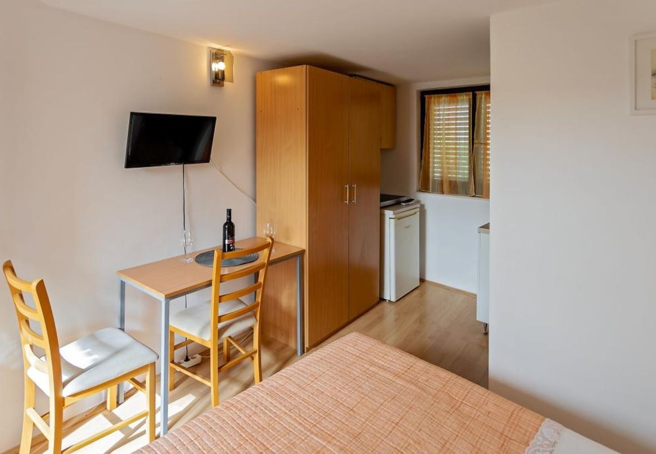 Affitto per camere a Rogoznica - Camera in Rogoznica con WIFI (3338-5)