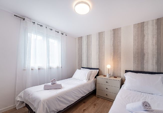 Casa a Lukoran - Casa di vacanza in Lukoran con vista mare, terrazzo, Climatizzazione, WIFI (4200-1) Casa a Lukoran - Casa di vacanza in Lukoran con vista mare, terrazzo, Climatizzazione, WIFI (4200-1)