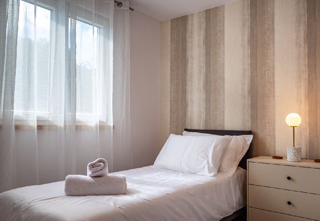 Casa a Lukoran - Casa di vacanza in Lukoran con vista mare, terrazzo, Climatizzazione, WIFI (4200-1) Casa a Lukoran - Casa di vacanza in Lukoran con vista mare, terrazzo, Climatizzazione, WIFI (4200-1)