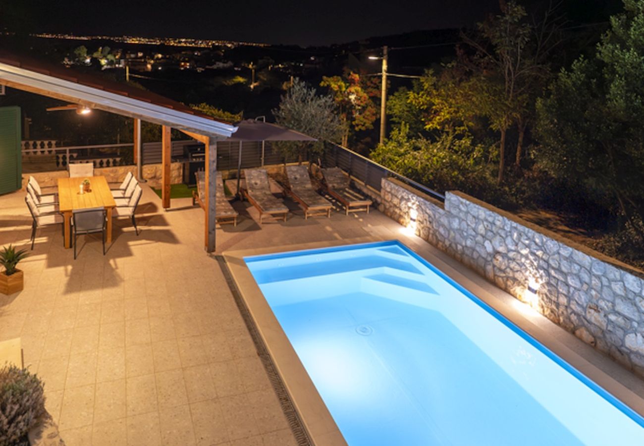 Casa a Lukoran - Casa di vacanza in Lukoran con vista mare, terrazzo, Climatizzazione, WIFI (4200-1)