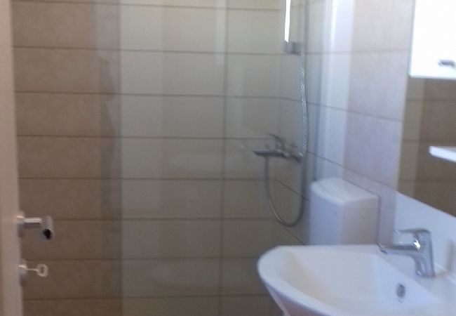 Appartamento a Murter - Appartamento in Morter (Murter) con terrazzo, Climatizzazione, WIFI, Lavatrice (125-4) Appartamento a Murter - Appartamento in Morter (Murter) con terrazzo, Climatizzazione, WIFI, Lavatrice (125-4)