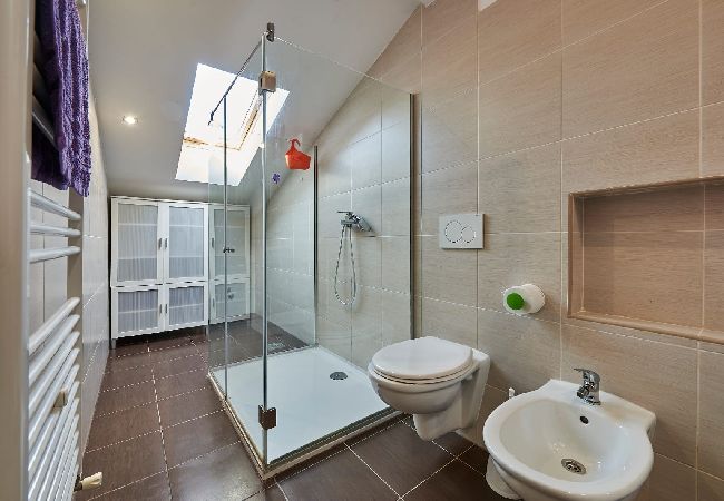 Appartamento a Trogir - Ferienwohnung in Trogir mit Terrasse, Klimaanlage, W-LAN, Waschmaschine (4215-1) Appartamento a Trogir - Ferienwohnung in Trogir mit Terrasse, Klimaanlage, W-LAN, Waschmaschine (4215-1)