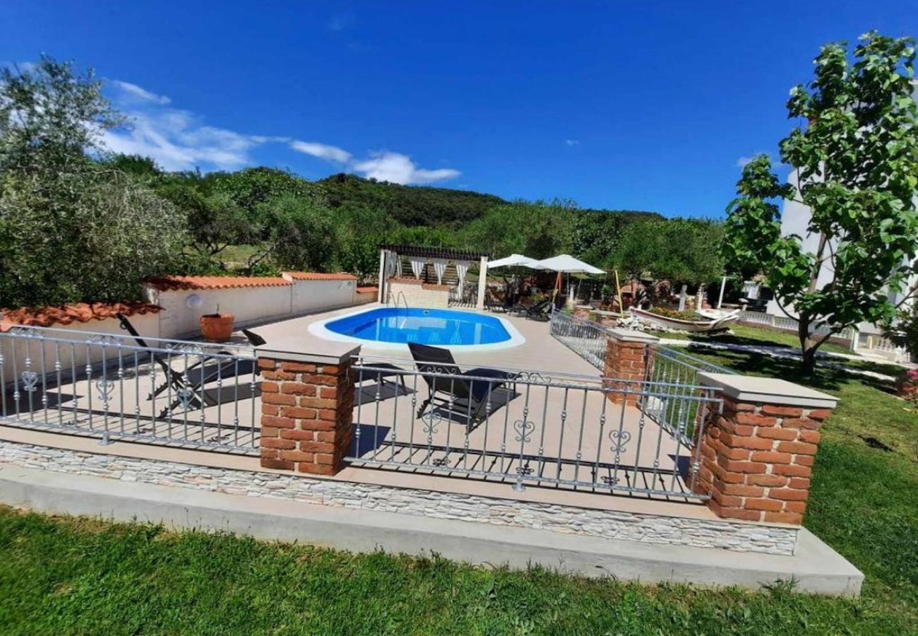 Appartamento a Kampor - Appartamento in Kampor con balcone, Climatizzazione, WIFI (4235-2)