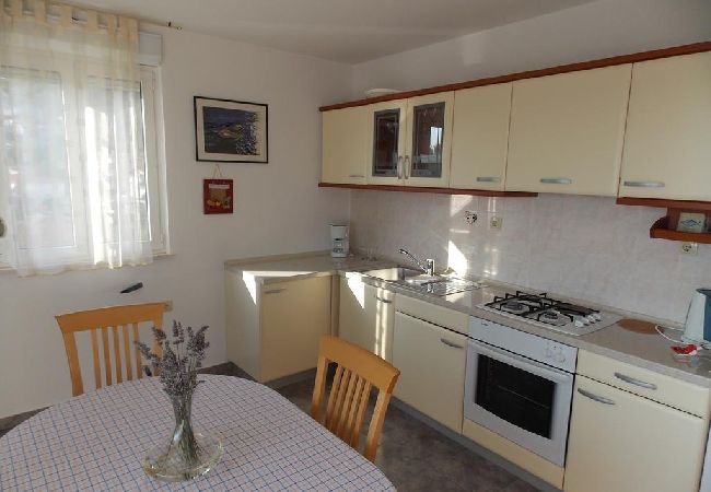 Appartamento a Trogir - Appartamento in Traù (Trogir) con vista mare, balcone, Climatizzazione, WIFI (4236-3) Appartamento a Trogir - Appartamento in Traù (Trogir) con vista mare, balcone, Climatizzazione, WIFI (4236-3)