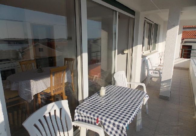 Appartamento a Trogir - Appartamento in Traù (Trogir) con vista mare, balcone, Climatizzazione, WIFI (4236-3) Appartamento a Trogir - Appartamento in Traù (Trogir) con vista mare, balcone, Climatizzazione, WIFI (4236-3)
