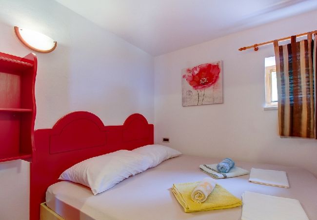 Casa a Stivan - Casa di vacanza in Stivan con vista mare, terrazzo, Climatizzazione, WIFI (4239-1) Casa a Stivan - Casa di vacanza in Stivan con vista mare, terrazzo, Climatizzazione, WIFI (4239-1)
