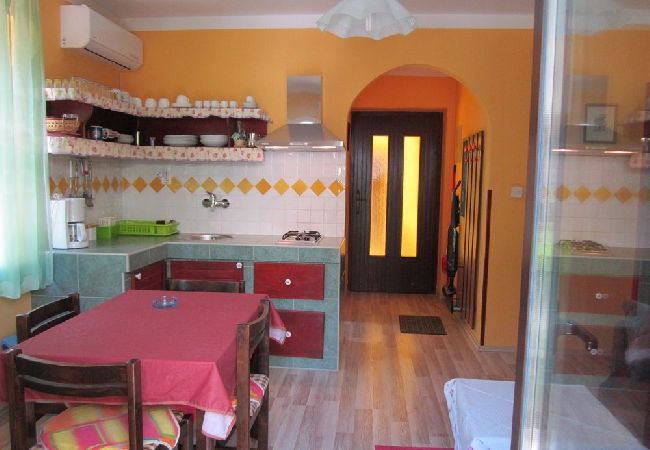 Appartamento a Mali Lošinj - Appartamento in Lussinpiccolo (Mali Losinj) con terrazzo, Climatizzazione, WIFI, Lavatrice (4241-3) Appartamento a Mali Lošinj - Appartamento in Lussinpiccolo (Mali Losinj) con terrazzo, Climatizzazione, WIFI, Lavatrice (4241-3)