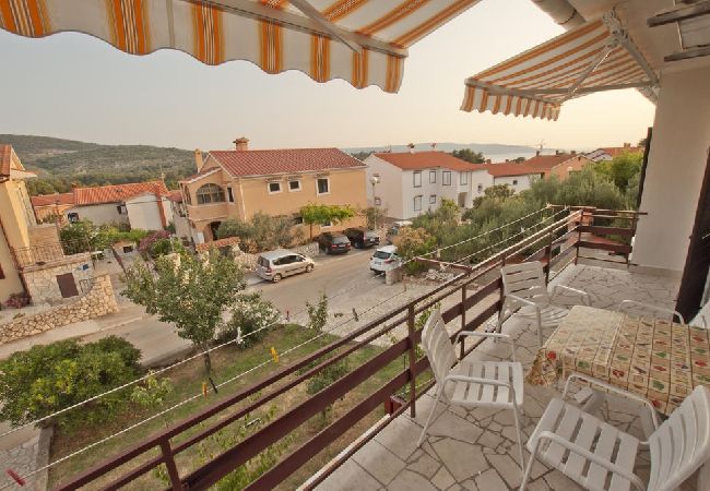 Appartamento a Cres - Appartamento in Cherso (Cres) con vista mare, balcone, Climatizzazione, WIFI (4249-1) Appartamento a Cres - Appartamento in Cherso (Cres) con vista mare, balcone, Climatizzazione, WIFI (4249-1)