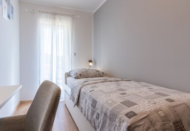 Appartamento a Cres - Appartamento in Cherso (Cres) con vista mare, balcone, Climatizzazione, WIFI (4249-1) Appartamento a Cres - Appartamento in Cherso (Cres) con vista mare, balcone, Climatizzazione, WIFI (4249-1)